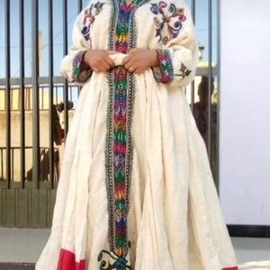 Ethiopian traditional dress/kamis bahilwe kemis (የሐበሻ የሐገር ባህል ልብስ)